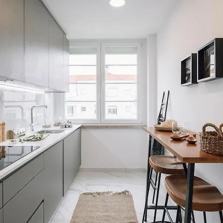 Appartamento Rupit - 3 Bedrooms, Office And Terrace In Alvalade
