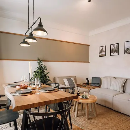 Rupit - 3 Bedrooms, Office And Terrace In Alvalade Appartamento *