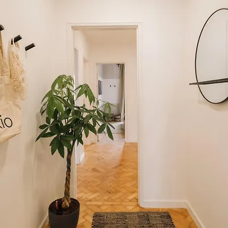 Rupit - 3 Bedrooms, Office And Terrace In Alvalade Daire *