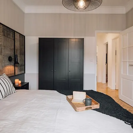 Rupit - 3 Bedrooms, Office And Terrace In Alvalade Lisbona