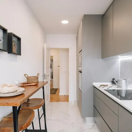 Rupit - 3 Bedrooms, Office And Terrace In Alvalade Apartment Lissabon