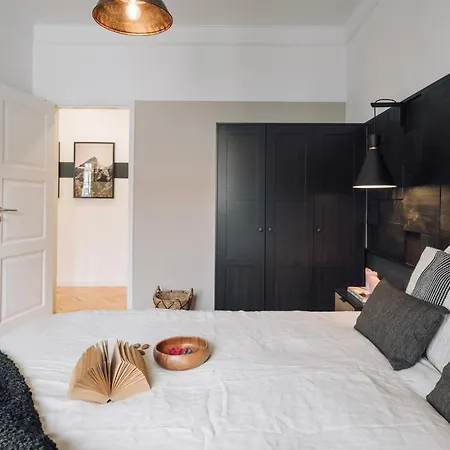 Rupit - 3 Bedrooms, Office And Terrace In Alvalade * Lissabon