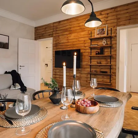 Rupit - 3 Bedrooms, Office And Terrace In Alvalade Appartement